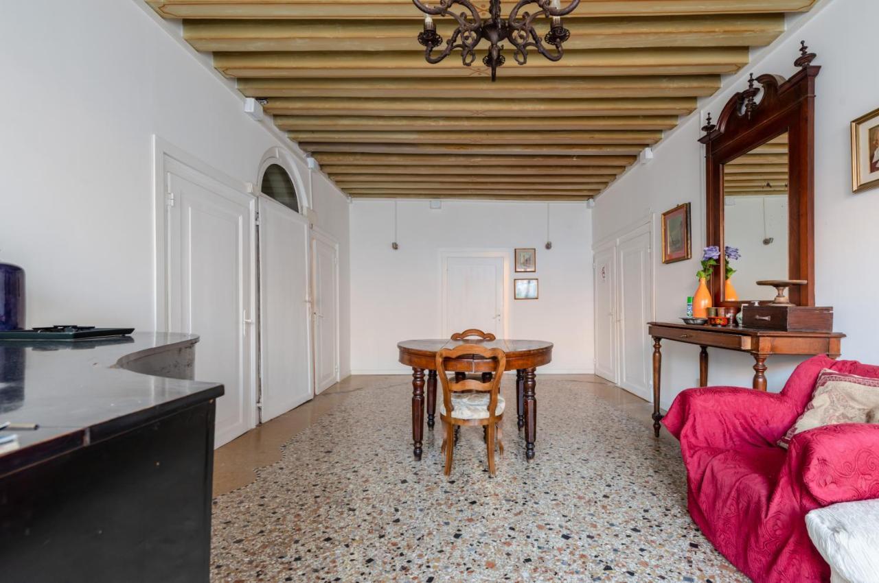 Apartment Lovely & Roomy Venetian X5!